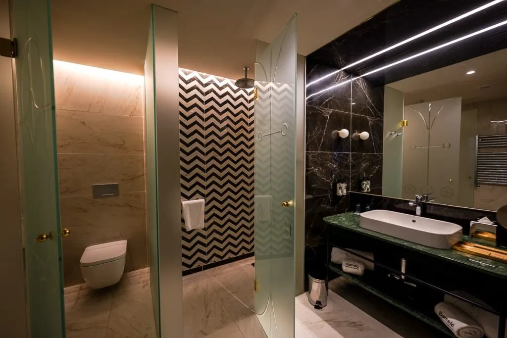 Bathroom of Premium Room City Views in Barceló Torre de Madrid - Best Luxury and Boutique Hotels in Central Madrid